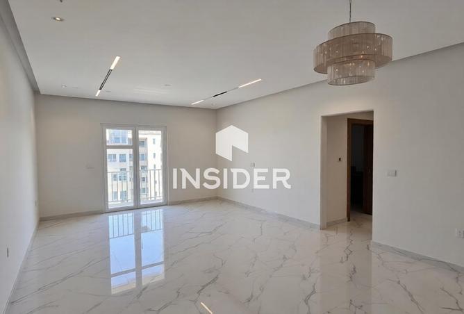 74050324 - Property Image 3