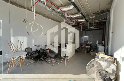 محل تجاري - استوديو - 1 حمام للبيع في شارع التسعين الجنوبي - التجمع الخامس - مدينة القاهرة الجديدة - القاهرة