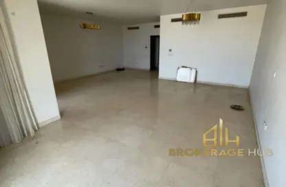 Apartment - 3 Bedrooms - 3 Bathrooms for rent in Uptown Cairo Road - Al Abageyah - El Khalifa - Cairo
