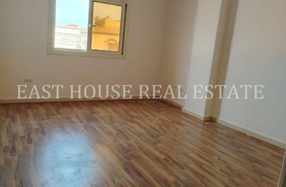 Apartment - 3 Bedrooms - 2 Bathrooms for rent in Ganoob El Acadimia - New Cairo City - Cairo