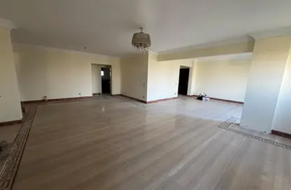 Apartment - 3 Bedrooms - 2 Bathrooms for rent in Street 10 - Maadi - Hay El Maadi - Cairo