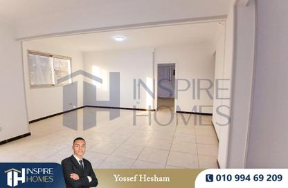 Apartment - 3 Bedrooms - 2 Bathrooms for rent in Bolkly - Hay Sharq - Alexandria