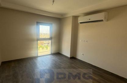 Hotel Apartment - 2 Bedrooms - 2 Bathrooms for sale in Park Side Residence - Zed Towers - Sheikh Zayed Compounds - Sheikh Zayed City - Giza