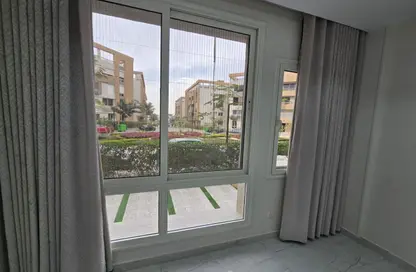 شقة - 2 غرف نوم - 1 حمام للبيع في جراندا لايف - كمبوندات الشروق - مدينة الشروق - القاهرة