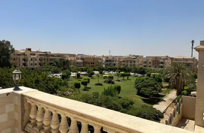 Apartment - 2 Bedrooms - 1 Bathroom for sale in Area E - Ganoob El Acadimia - New Cairo City - Cairo