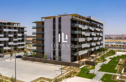 شقة - 2 غرف نوم - 2 حمامات للبيع في كمبوند البروج - كمبوندات الشروق - مدينة الشروق - القاهرة