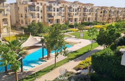 Apartment - 2 Bedrooms - 2 Bathrooms for sale in Stone Residence - 5th Settlement Compounds - The 5th Settlement - New Cairo City - Cairo