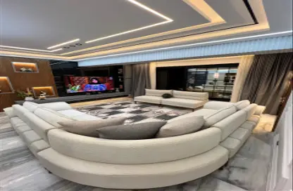 Apartment - 3 Bedrooms - 2 Bathrooms for sale in Sarayat Al Maadi - Hay El Maadi - Cairo