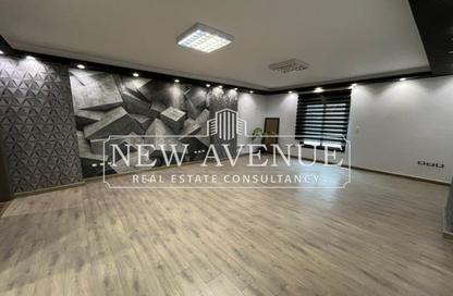 Office Space - Studio - 3 Bathrooms for rent in Al Laselky St. - El Laselky - New Maadi - Hay El Maadi - Cairo