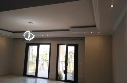 شقة - 3 غرف نوم - 3 حمامات للايجار في ذا كورت ياردز - كمبوندات الشيخ زايد - الشيخ زايد - الجيزة