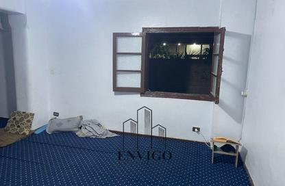 Apartment - 3 Bedrooms - 2 Bathrooms for sale in Al Khalifa El Amir St. - Al Hadiqah Al Dawliyah - 7th District - Nasr City - Cairo