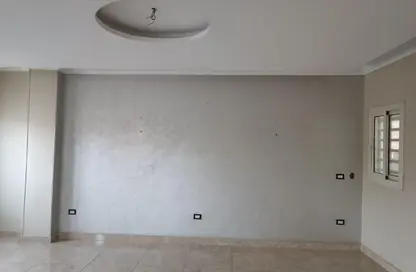 شقة - 4 غرف نوم - 2 حمامات للايجار في شارع الجزيرة - المستثمرين الجنوبية - مدينة القاهرة الجديدة - القاهرة