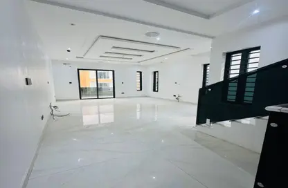 Villa - 5 Bedrooms - 6 Bathrooms for sale in Hood 6 Side St. - Green Belt - 6 October City - Giza