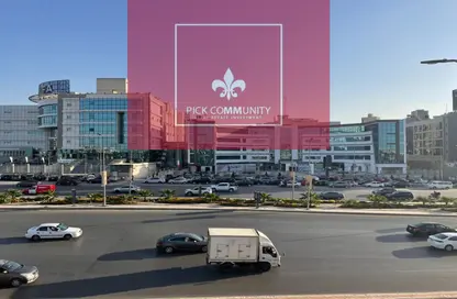 شقة - 3 غرف نوم - 3 حمامات للبيع في طريق خدمه - حى جنوب الاكايمية - مدينة القاهرة الجديدة - القاهرة