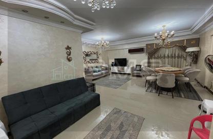Apartment - 2 Bedrooms - 1 Bathroom for rent in Al Gezira St. - South Investors Area - New Cairo City - Cairo