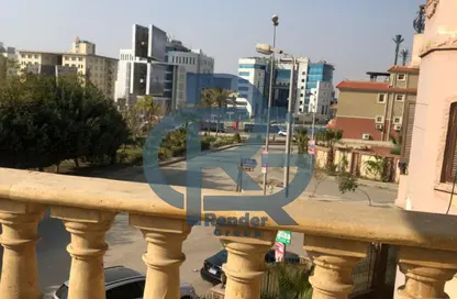 شقة - 3 غرف نوم - 2 حمامات للايجار في شارع الشويفات - الحي الاول - التجمع الخامس - مدينة القاهرة الجديدة - القاهرة