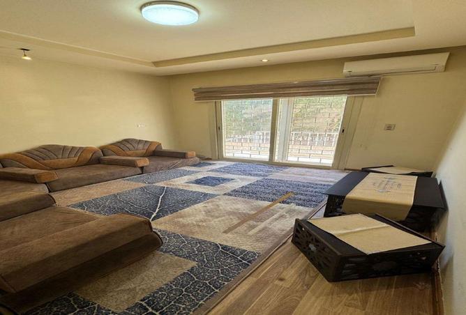 8652595 - Property Image 3