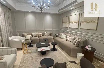 فيلا - 5 غرف نوم - 6 حمامات للبيع في اب تاون كايرو - المقطم - القاهرة