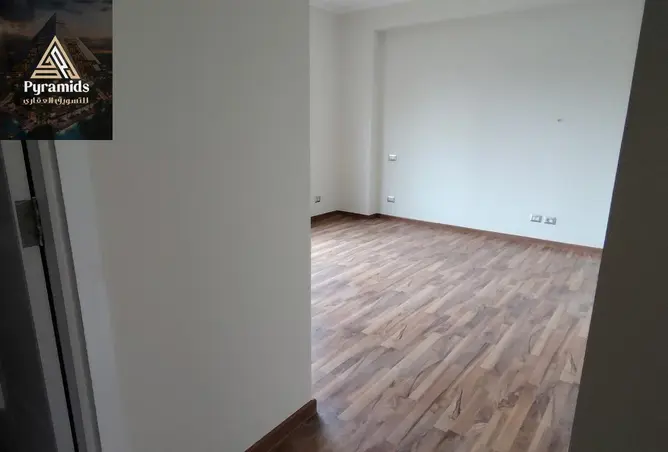 121658785 - Property Image 3