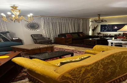 شقة - 3 غرف نوم - 2 حمامات للبيع في شارع هيئه التدريس - الدقي - الجيزة