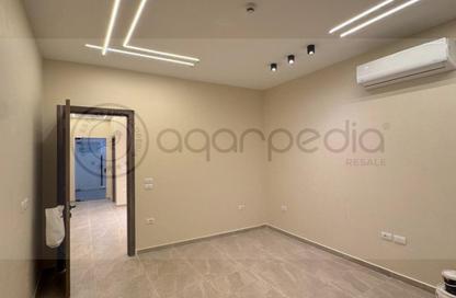 Half Floor - Studio - 1 for rent in Lake Town Mall - 5th Settlement Compounds - The 5th Settlement - New Cairo City - Cairo