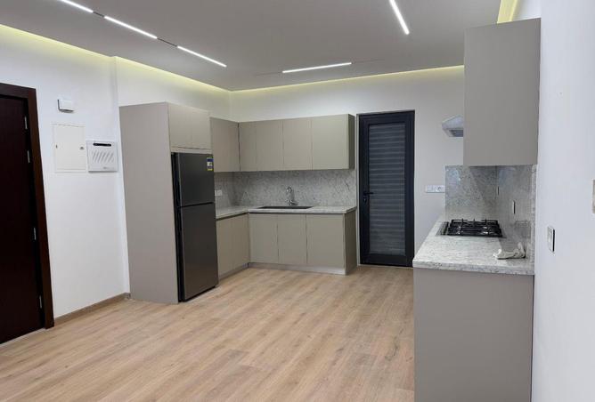 83131200 - Property Main Image