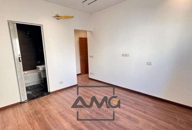 8615077 - Property Image 2