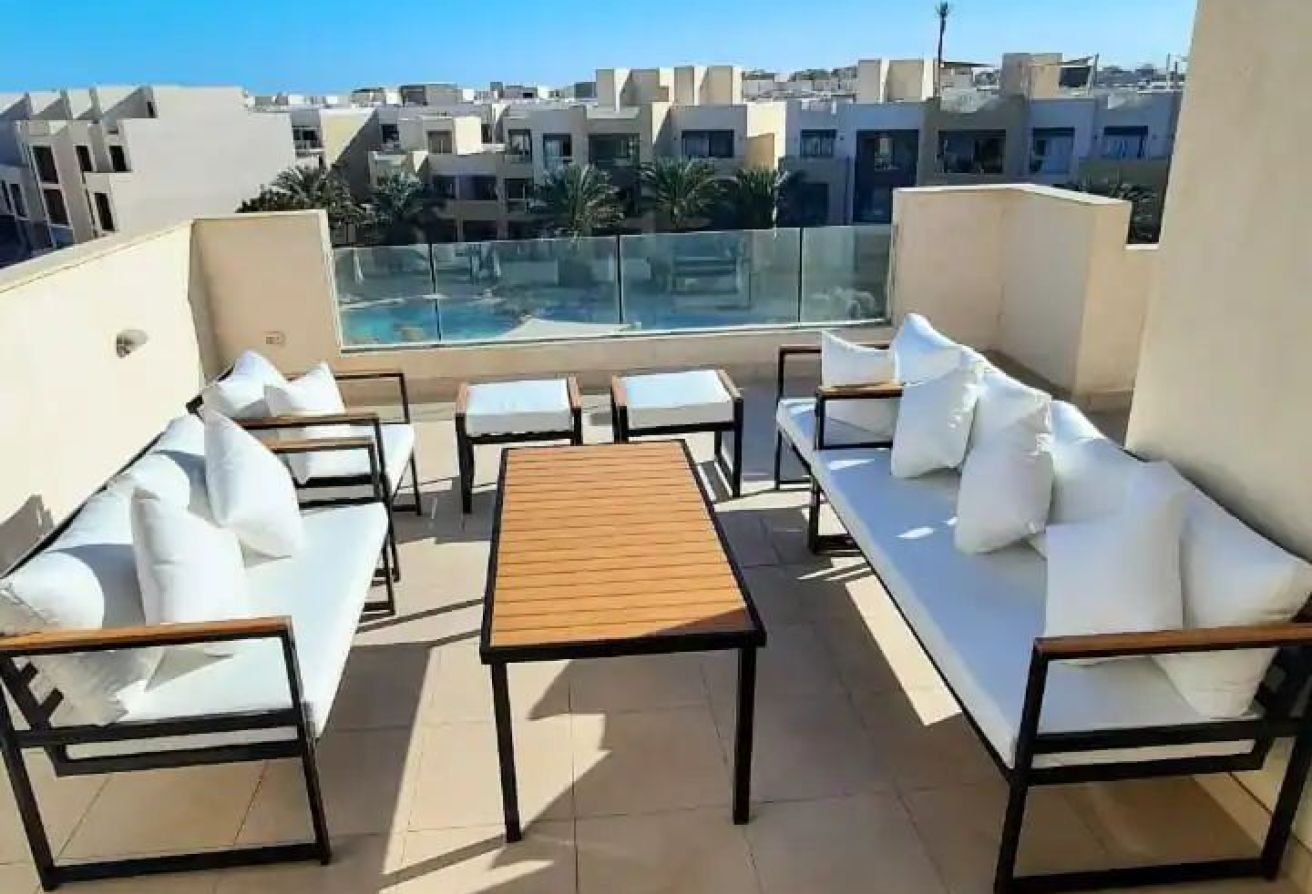 Penthouse In Mangroovy Direct On Pool For Rent thumbnail