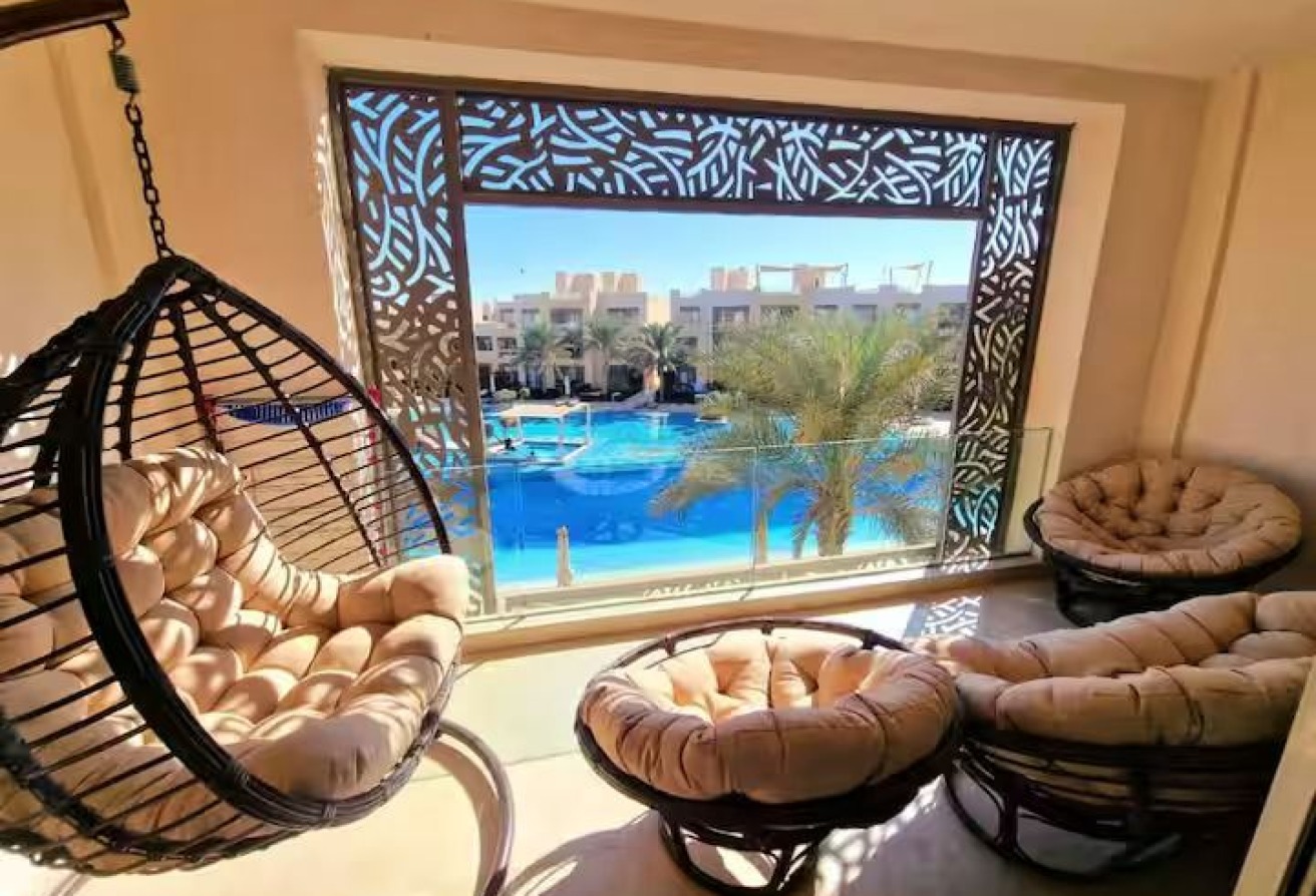 Penthouse In Mangroovy Direct On Pool For Rent thumbnail