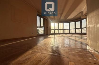 Apartment - 4 Bedrooms - 4 Bathrooms for sale in Cornish El Nile St. - Maadi - Hay El Maadi - Cairo