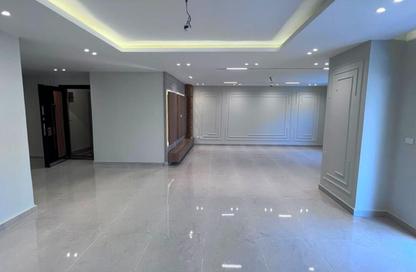 Apartment - 3 Bedrooms - 3 Bathrooms for sale in Mohamed Hassanein Heikal St. - 6th Zone - Nasr City - Cairo
