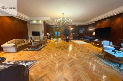 Villa - 4 - 5 for sale in Royal Maxim - 5th Settlement Compounds - The 5th Settlement - New Cairo City - Cairo