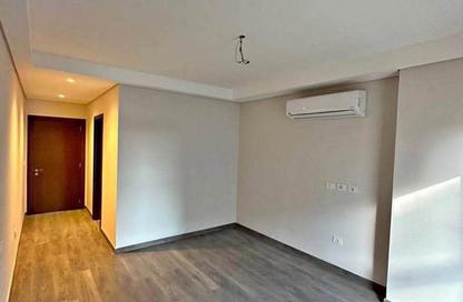 شقة - 3 - 3 للبيع في فيلدج ويست - كمبوندات الشيخ زايد - الشيخ زايد - الجيزة