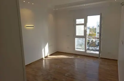 Apartment - 2 Bedrooms - 2 Bathrooms for rent in Garden Residence - Hyde Park - New Cairo City - Cairo