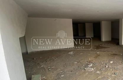 Retail - Studio - 2 Bathrooms for rent in Zahraa Al Maadi St. - Degla - Hay El Maadi - Cairo