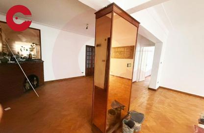 Apartment - 3 Bedrooms - 2 Bathrooms for sale in Saba Basha - Hay Sharq - Alexandria