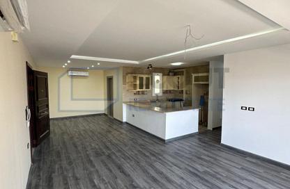 Apartment - 3 Bedrooms - 3 Bathrooms for sale in Centerville - Hyde Park - New Cairo City - Cairo