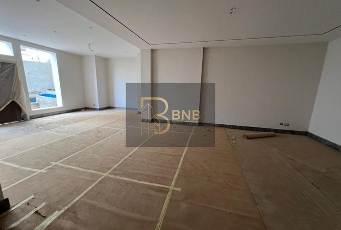 8572303 - Property Image 2