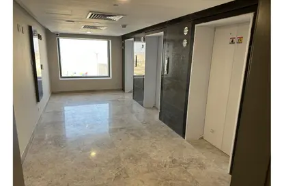 عيادة - 3 غرف نوم - 2 حمامات للبيع في نيو جيزة - طريق مصر اسكندرية الصحراوي - مدينة 6 أكتوبر - الجيزة