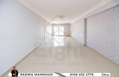 Apartment - 3 Bedrooms - 2 Bathrooms for sale in Kafr Abdo - Roushdy - Hay Sharq - Alexandria