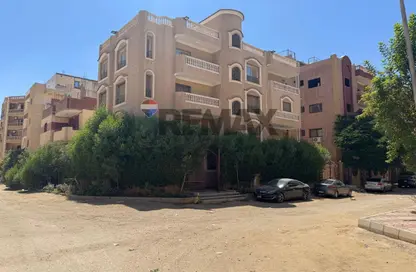 بناية كاملة - 8 غرف نوم - 8 حمامات للبيع في المجاورة F - الحي التاسع - مدينة 6 أكتوبر - الجيزة