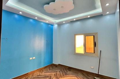 Apartment - 3 Bedrooms - 1 Bathroom for sale in South Lotus - El Lotus - New Cairo City - Cairo
