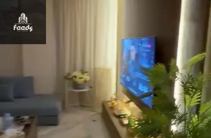 شقة - 2 غرف نوم - 2 حمامات للبيع في كمبوندات الشروق - مدينة الشروق - القاهرة