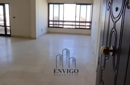 شقة - 3 غرف نوم - 2 حمامات للبيع في شارع متولي نور - المنطقة الأولى - مدينة نصر - القاهرة