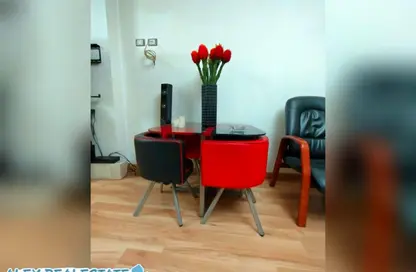 شقة - غرفة نوم - 1 حمام للايجار في شارع كفر عبده - كفر عبده - رشدي - حي شرق - الاسكندرية