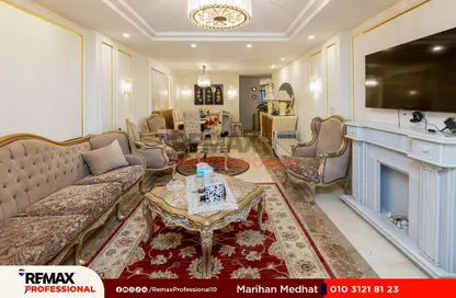 شقة - 3 غرف نوم - 2 حمامات للبيع في شارع كفر عبده - كفر عبده - رشدي - حي شرق - الاسكندرية