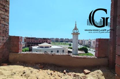 شقة - 3 غرف نوم - 2 حمامات للبيع في المنطقة السادسة شرق - مدينة الشروق - القاهرة