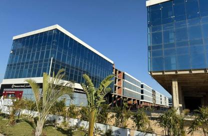 Office Space - Studio - 1 Bathroom for sale in West Eleven - Gamal Abdel-Nasser Axis - 6 October City - Giza