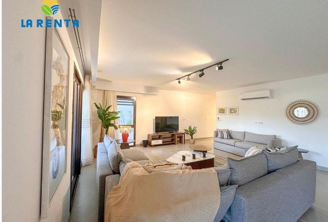 74323828 - Property Image 3