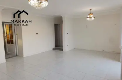 Apartment - 2 Bedrooms - 1 Bathroom for rent in Salah Salem St. - Roxy - Heliopolis - Masr El Gedida - Cairo